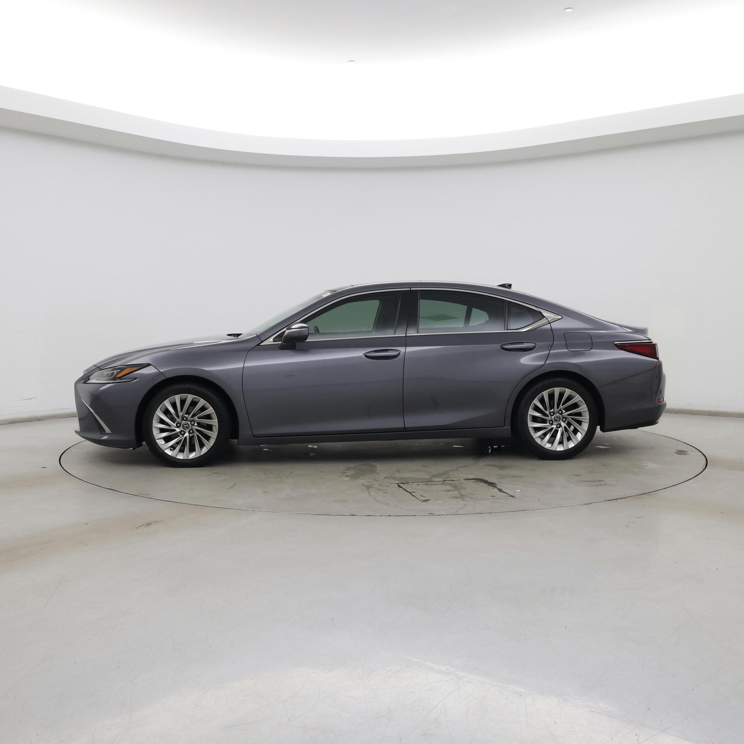 Thumbnail: 2019 Lexus ES - 3