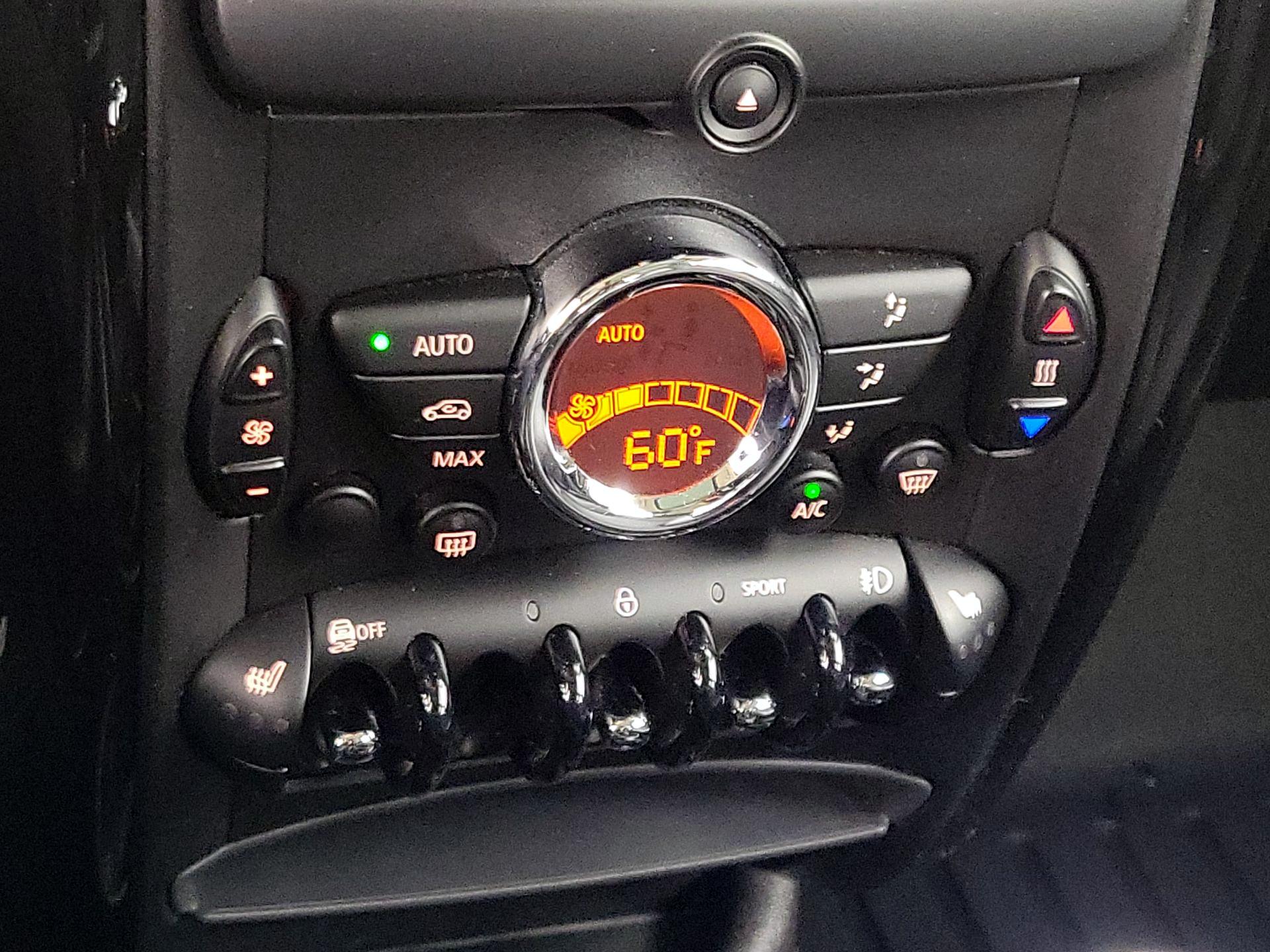 Thumbnail: 2015 MINI Cooper Countryman - 14