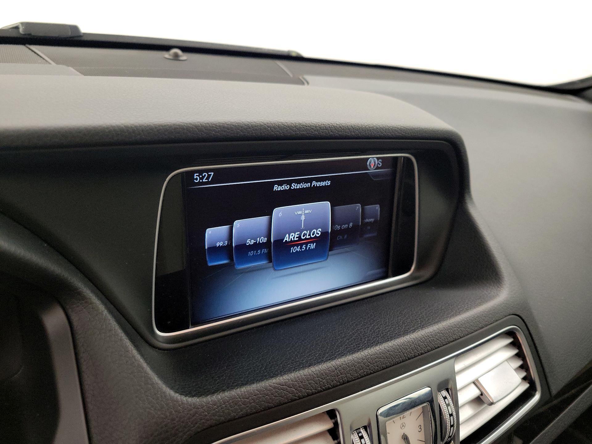 Thumbnail: 2016 Mercedes-Benz E-Class - 16
