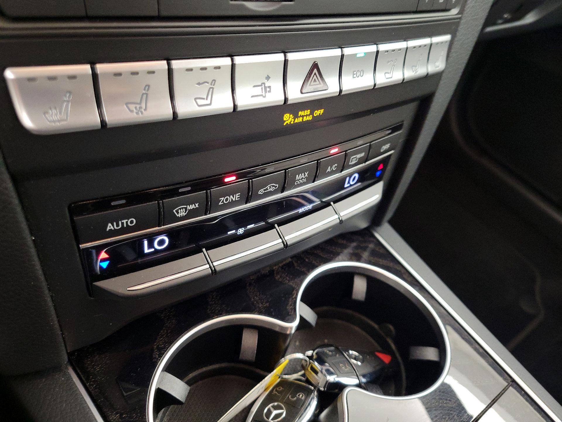 Thumbnail: 2016 Mercedes-Benz E-Class - 17