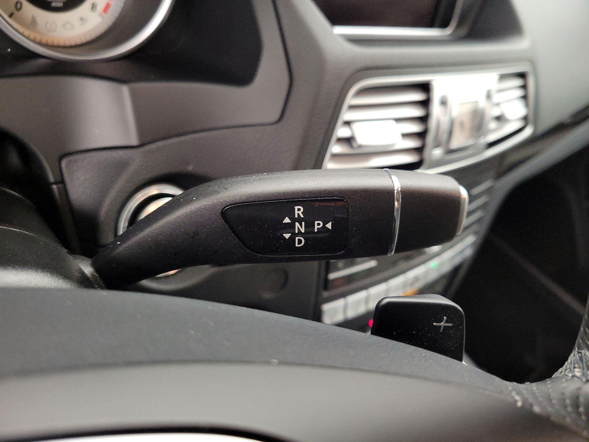 Thumbnail: 2016 Mercedes-Benz E-Class - 18
