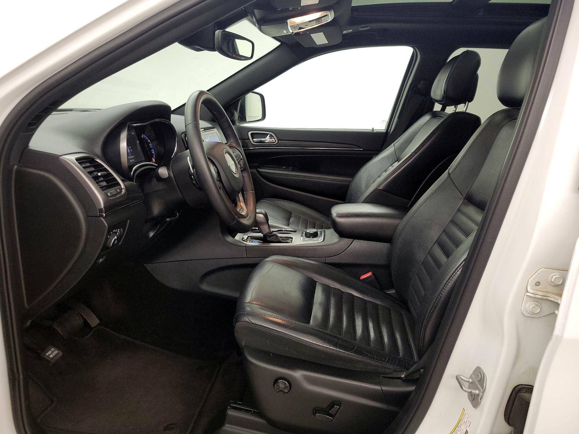 Thumbnail: 2019 Jeep Grand Cherokee - 11