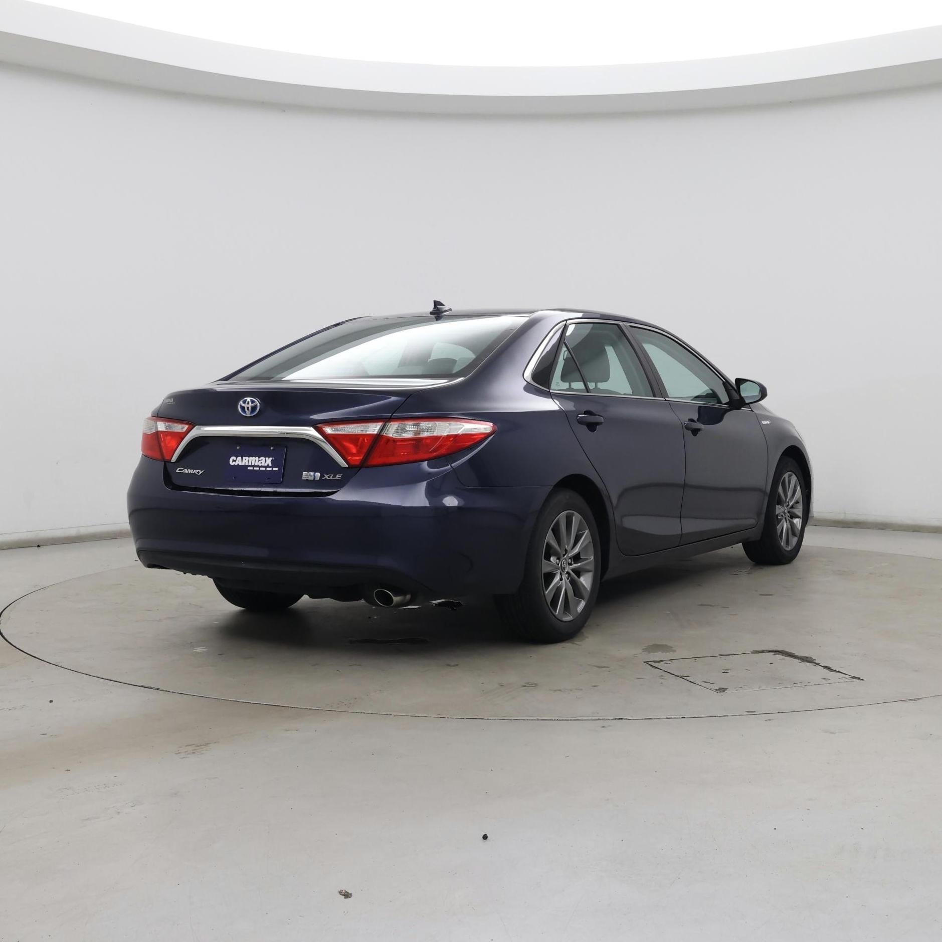 Thumbnail: 2017 Toyota Camry - 8