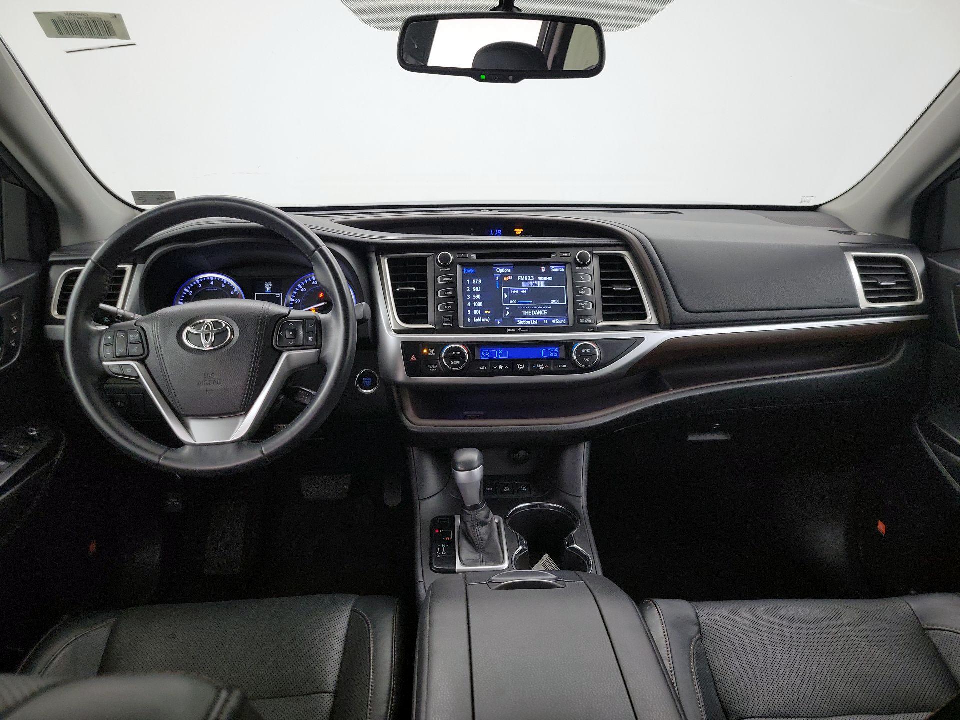 Thumbnail: 2015 Toyota Highlander - 9