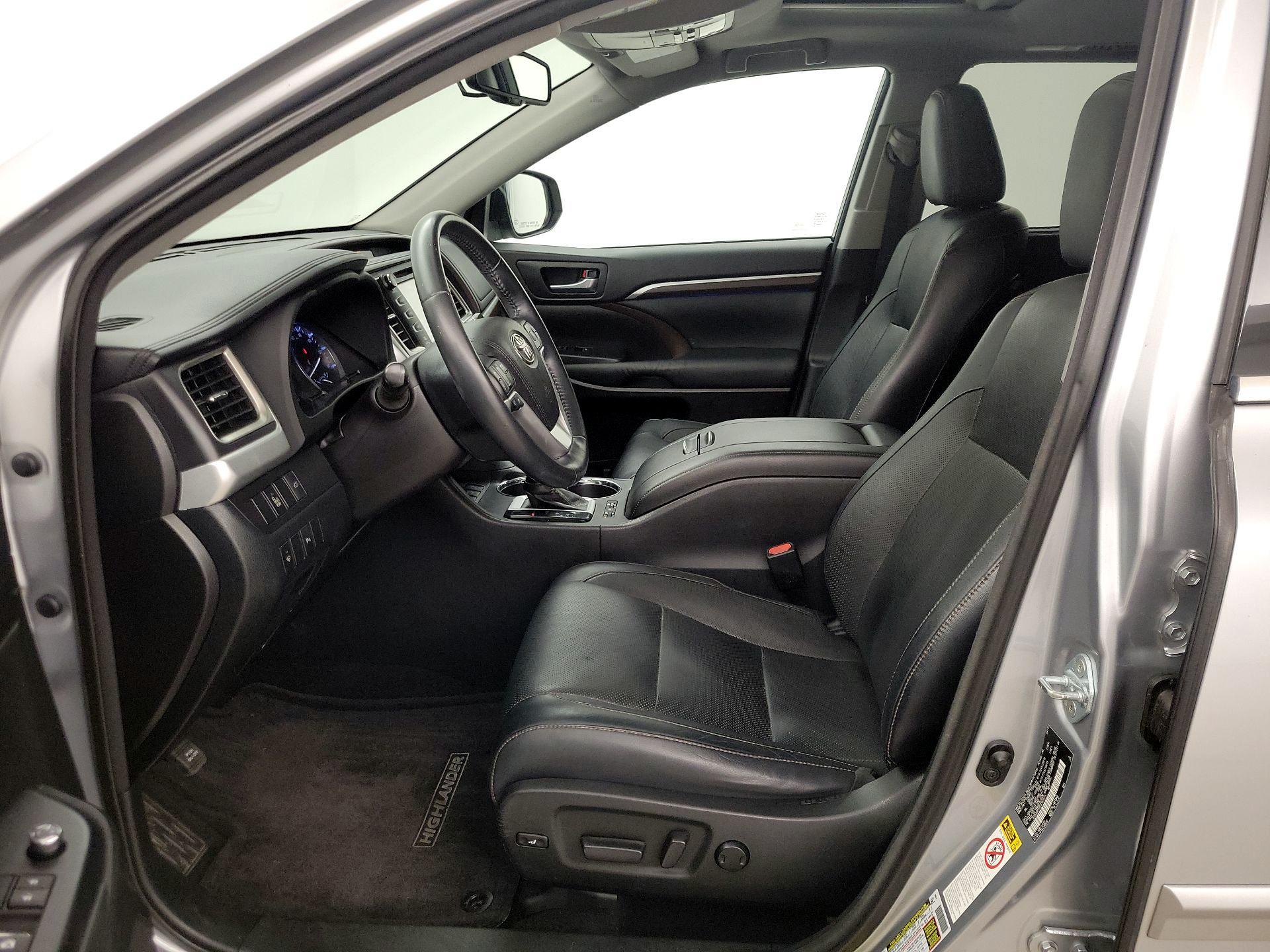 Thumbnail: 2015 Toyota Highlander - 11