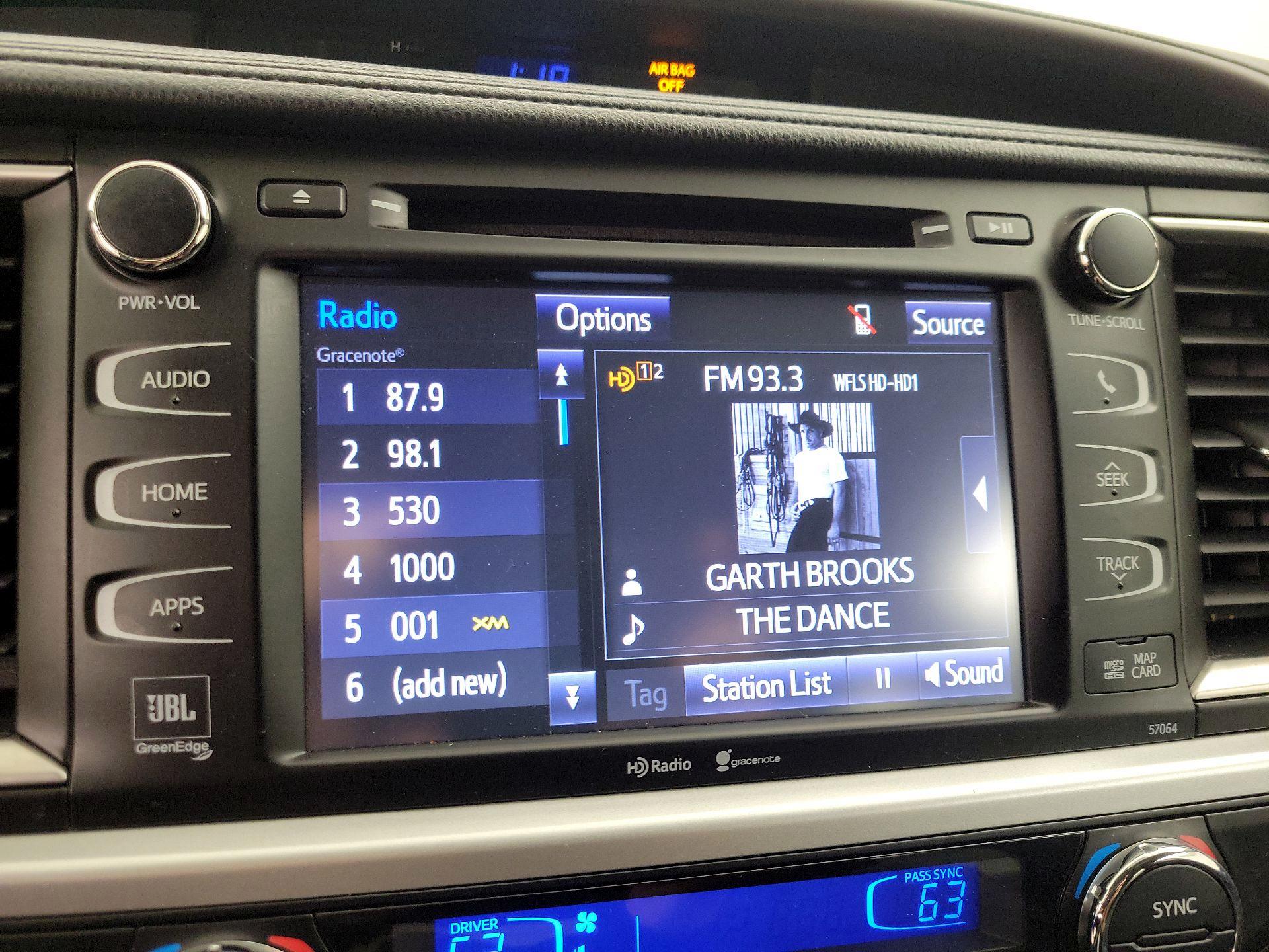 Thumbnail: 2015 Toyota Highlander - 16