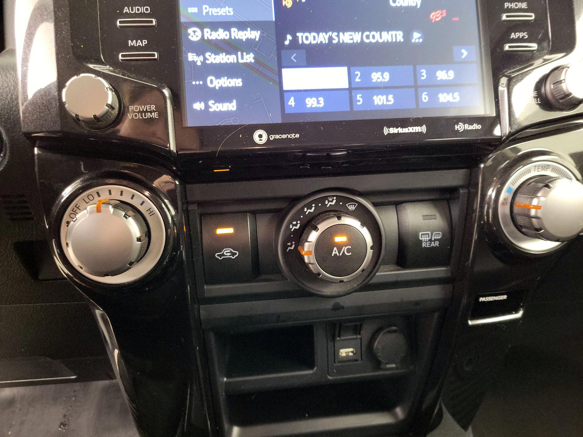 Thumbnail: 2021 Toyota 4Runner - 17