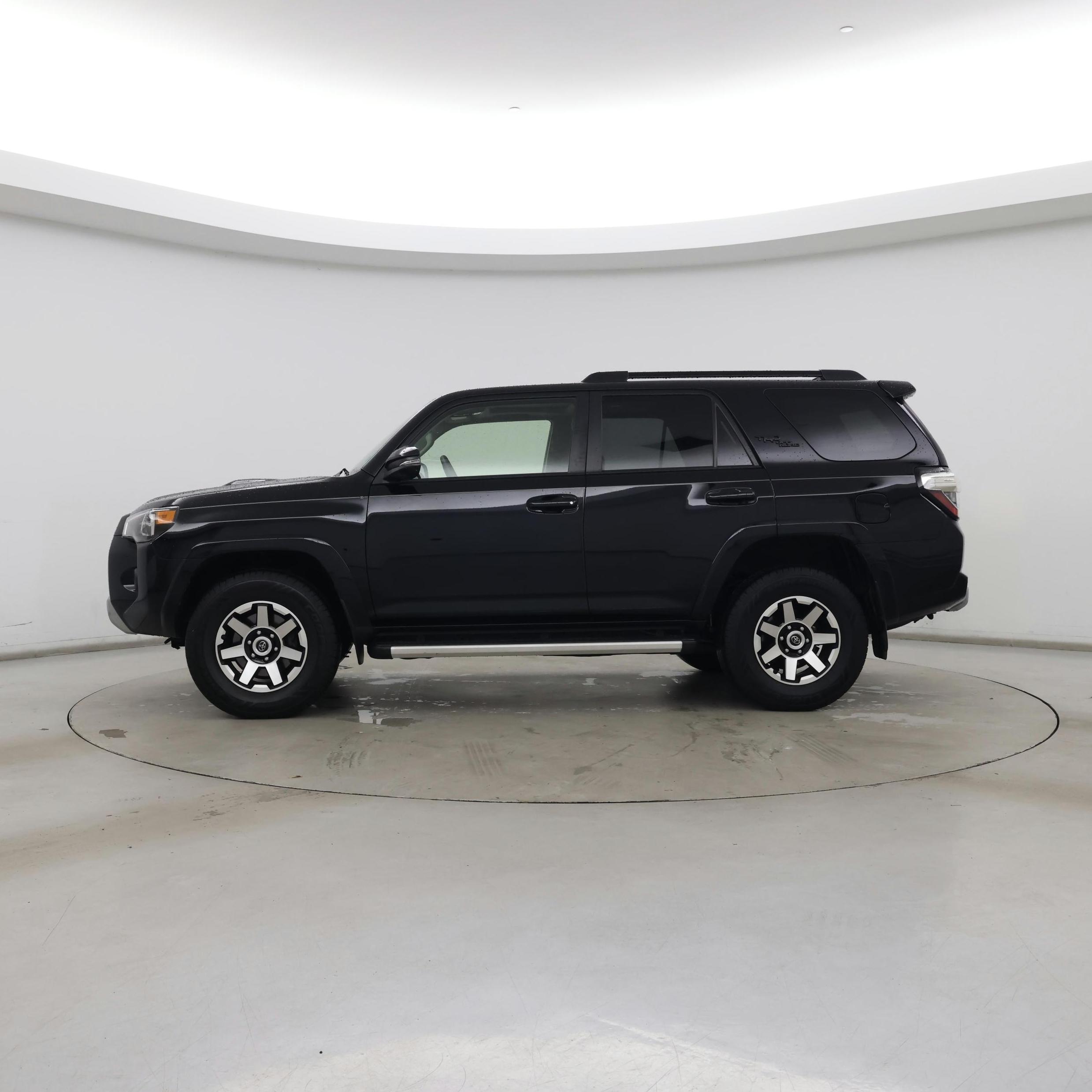 Thumbnail: 2021 Toyota 4Runner - 3