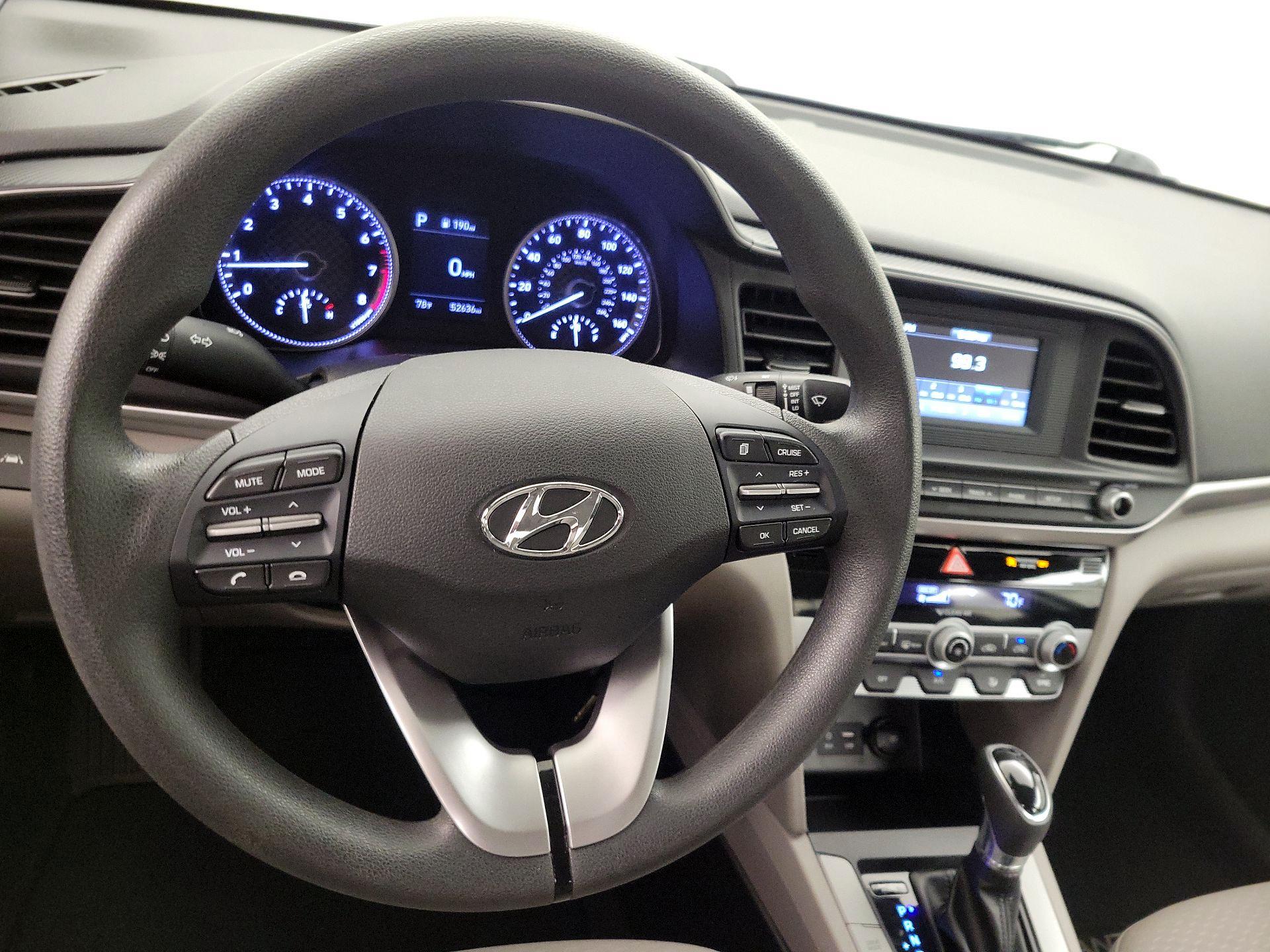 Thumbnail: 2020 Hyundai Elantra - 10