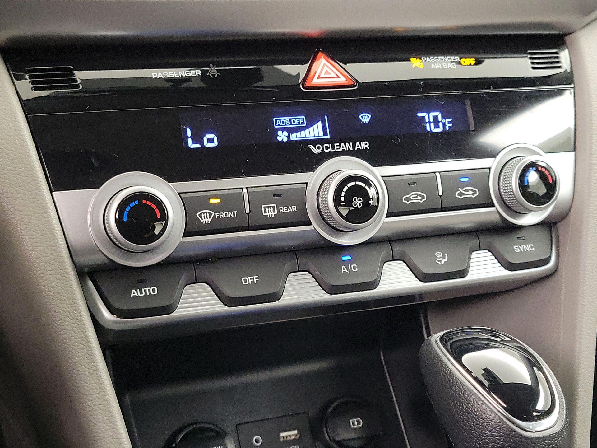 Thumbnail: 2020 Hyundai Elantra - 16