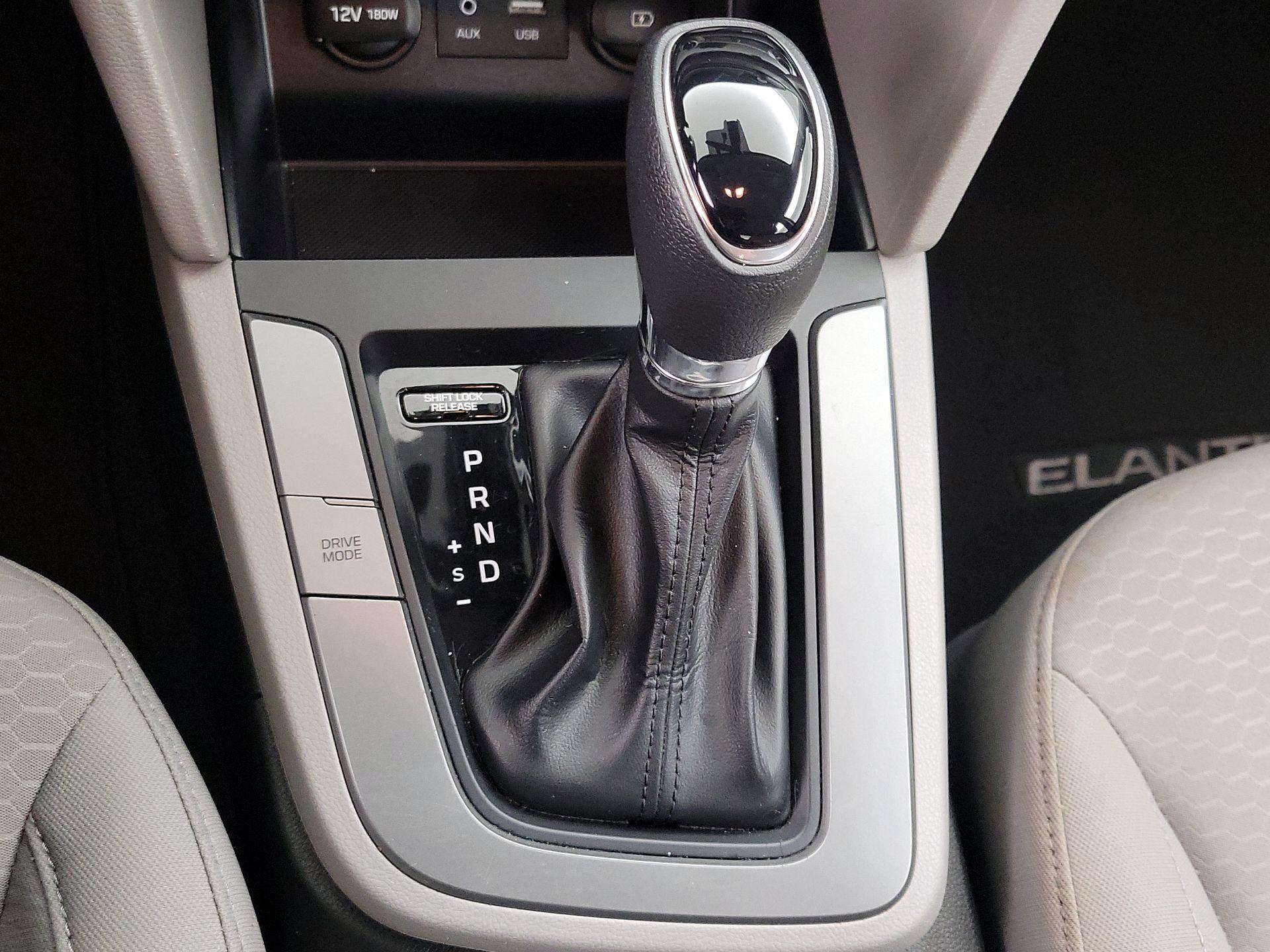Thumbnail: 2020 Hyundai Elantra - 17