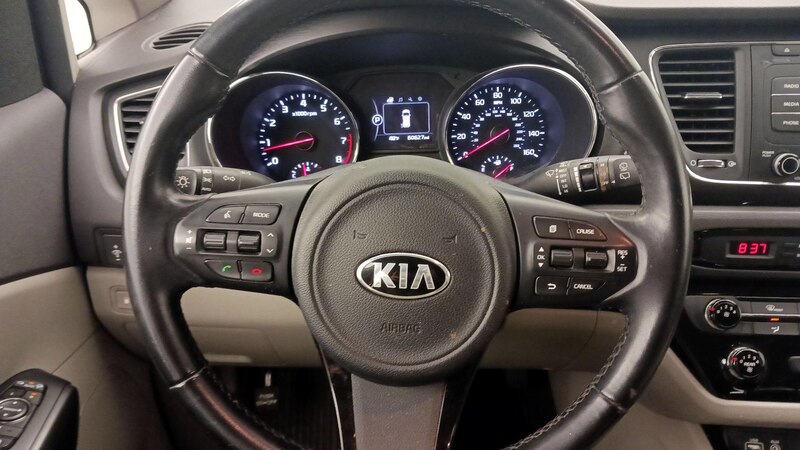 2016 Kia Sedona LX 10