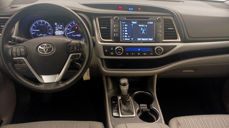 2019 Toyota Highlander LE 9