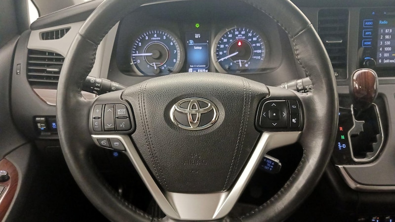 2015 Toyota Sienna Limited 10