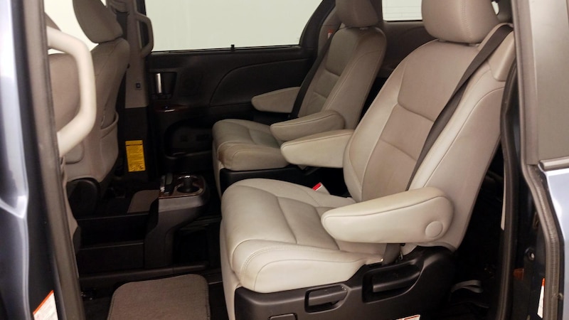 2015 Toyota Sienna Limited 21