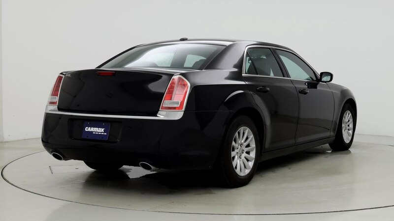 2014 Chrysler 300  8