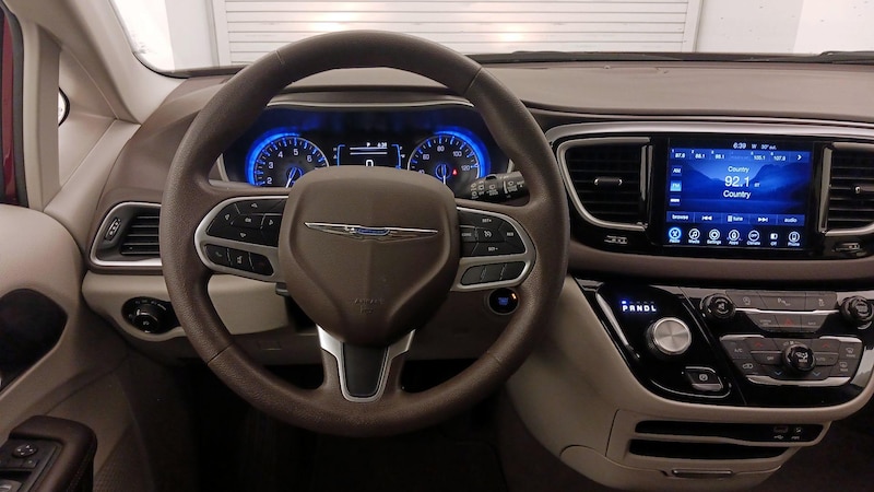 2017 Chrysler Pacifica Touring Plus 10