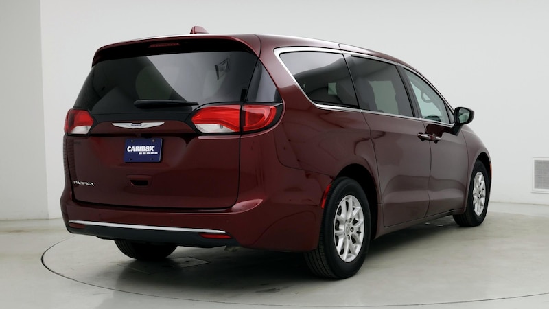 2017 Chrysler Pacifica Touring Plus 8