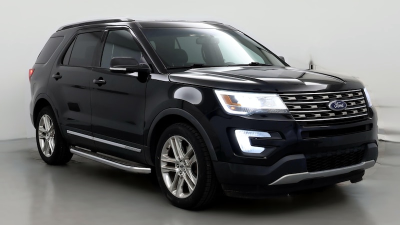 2017 Ford Explorer XLT Hero Image