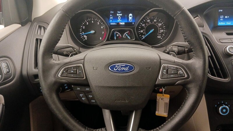 2015 Ford Focus SE 10