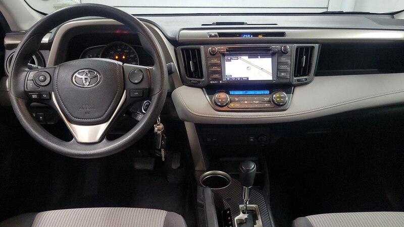 2015 Toyota RAV4 XLE 9