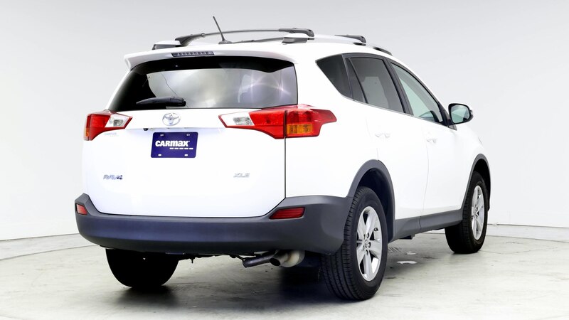 2015 Toyota RAV4 XLE 8