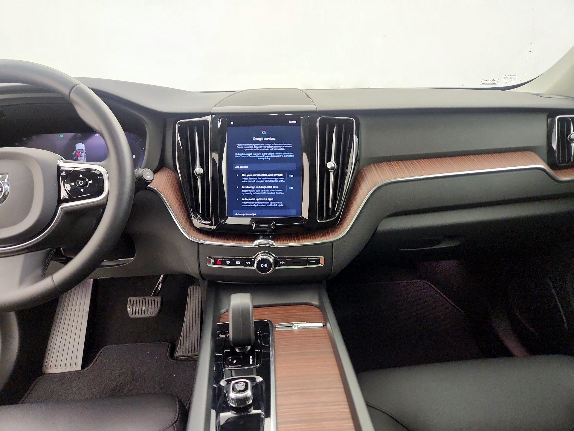 Thumbnail: 2023 Volvo XC60 - 9