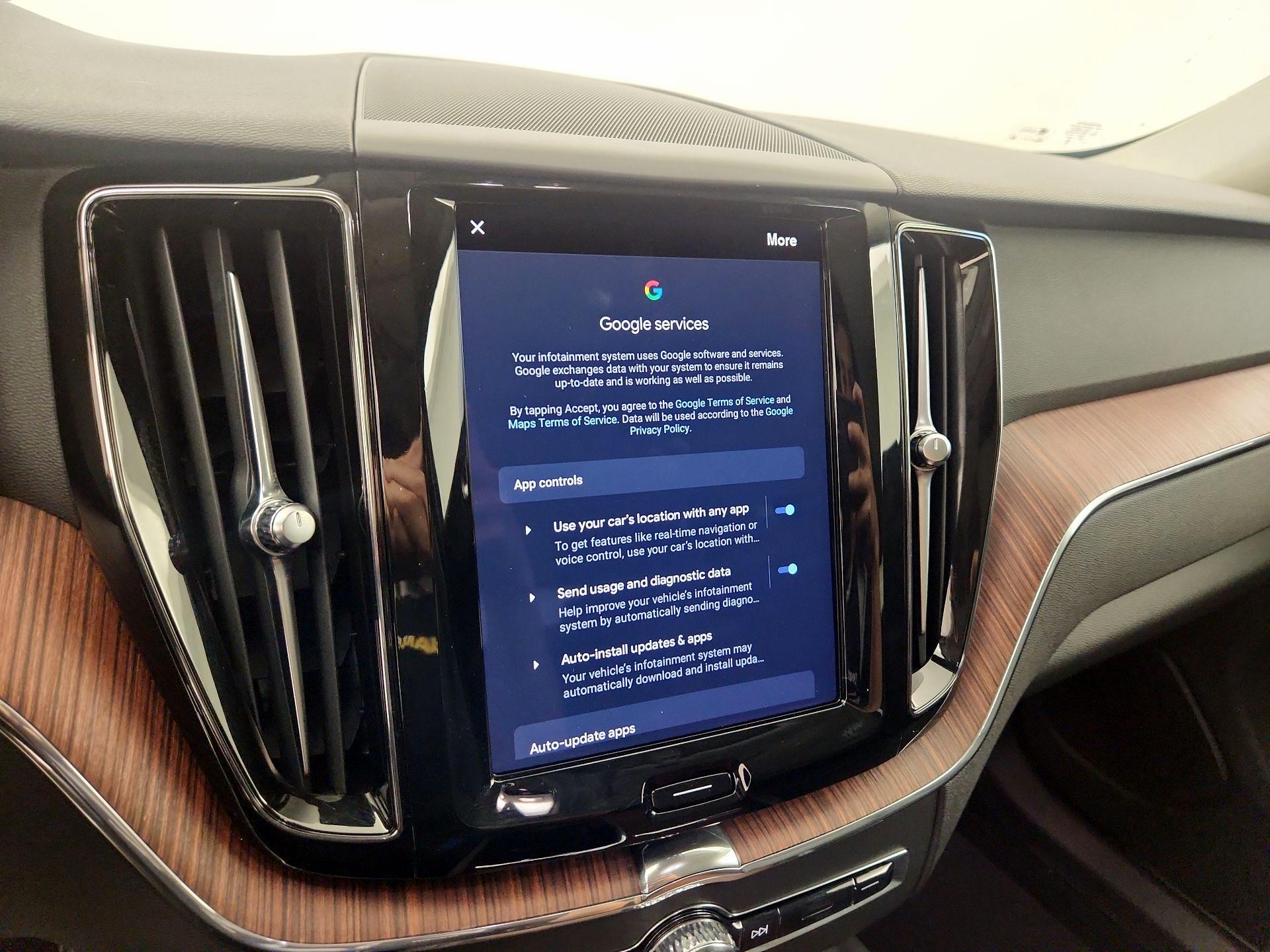 Thumbnail: 2023 Volvo XC60 - 14
