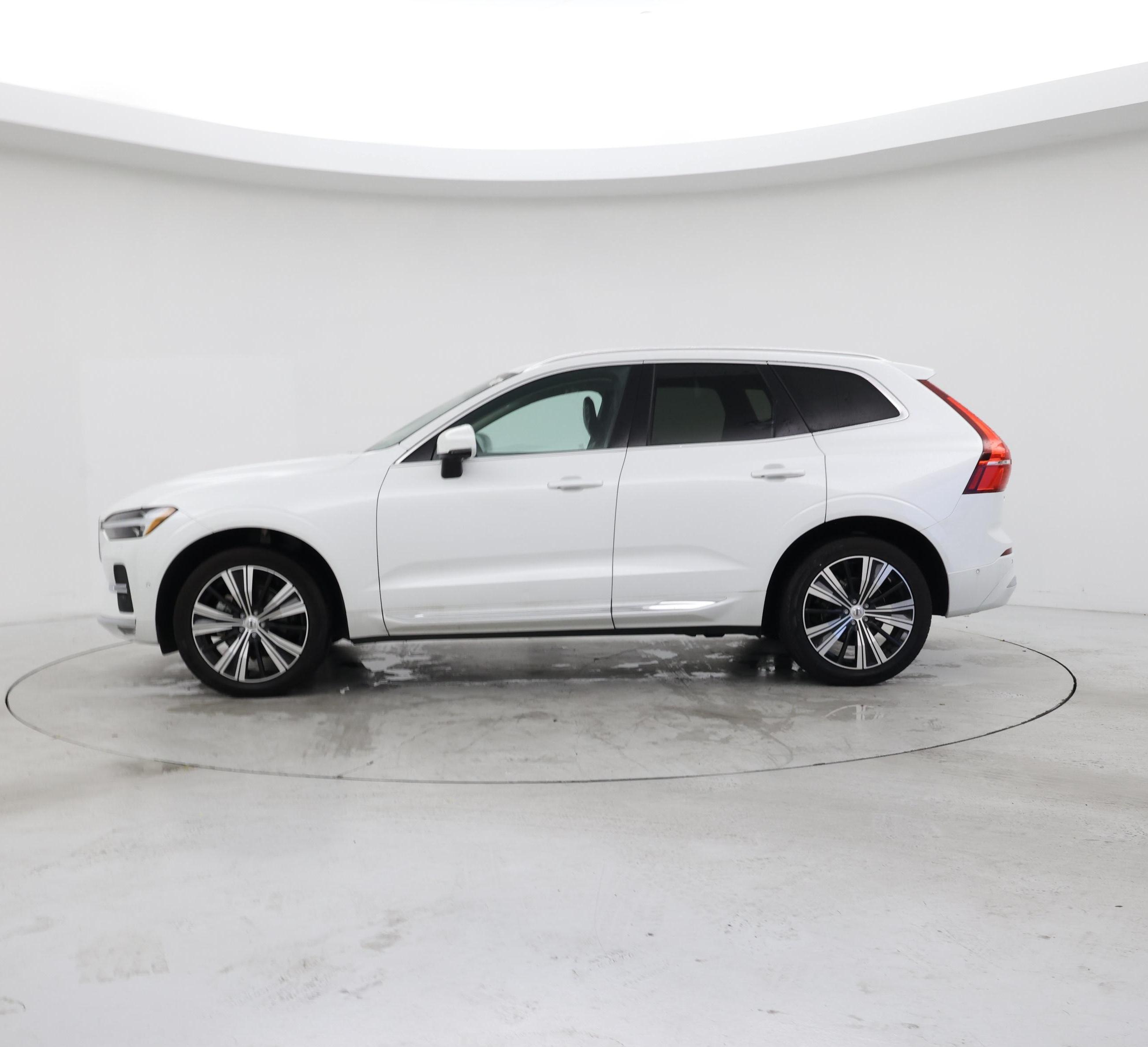 Thumbnail: 2023 Volvo XC60 - 3