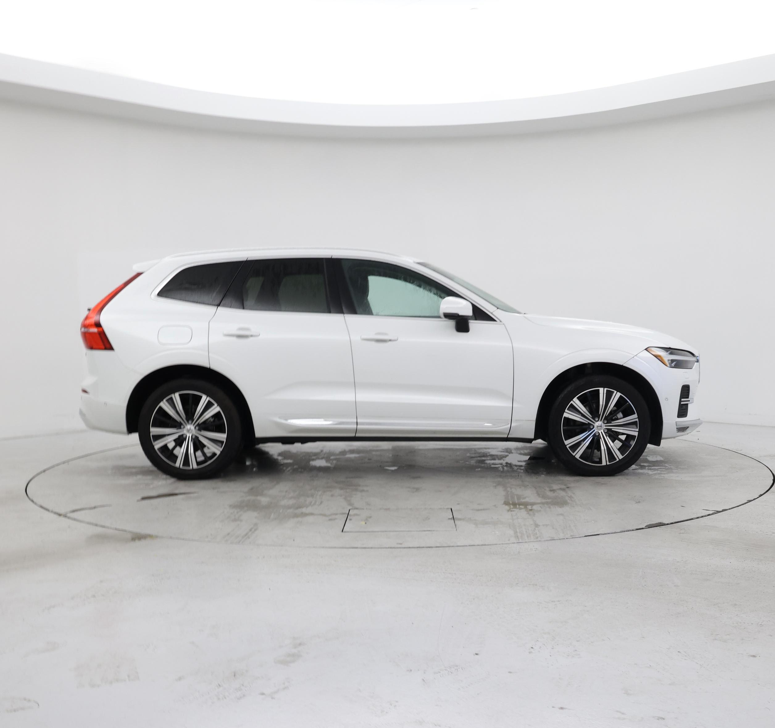 Thumbnail: 2023 Volvo XC60 - 7
