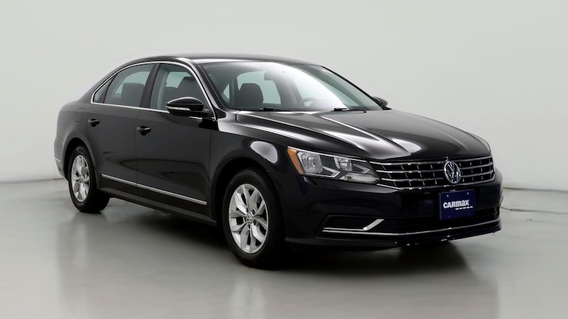 2016 Volkswagen Passat S Hero Image