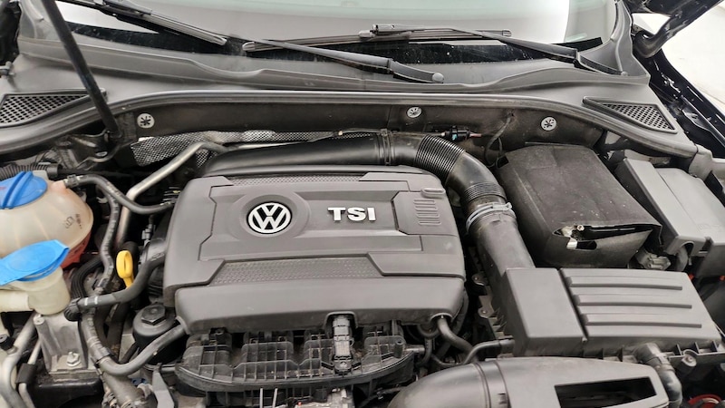 2016 Volkswagen Passat S 21