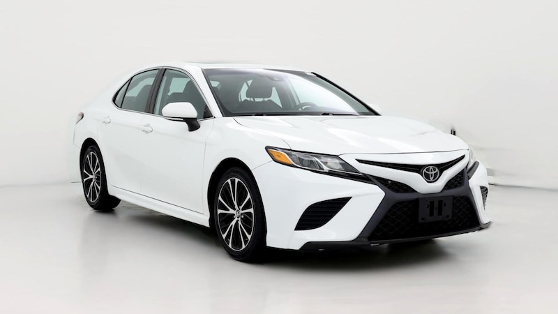 2019 Toyota Camry SE Hero Image