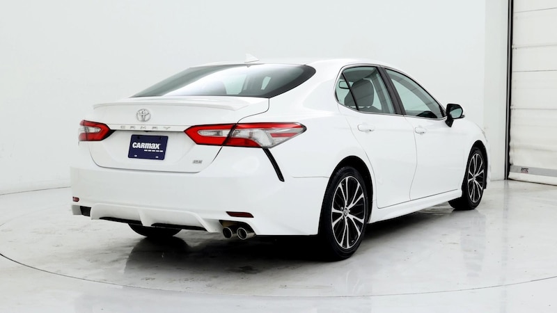 2019 Toyota Camry SE 8