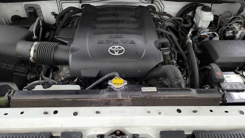 2016 Toyota Tundra Limited 23