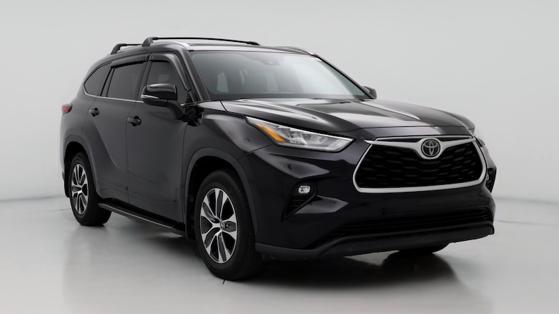 2020 Toyota Highlander XLE Hero Image