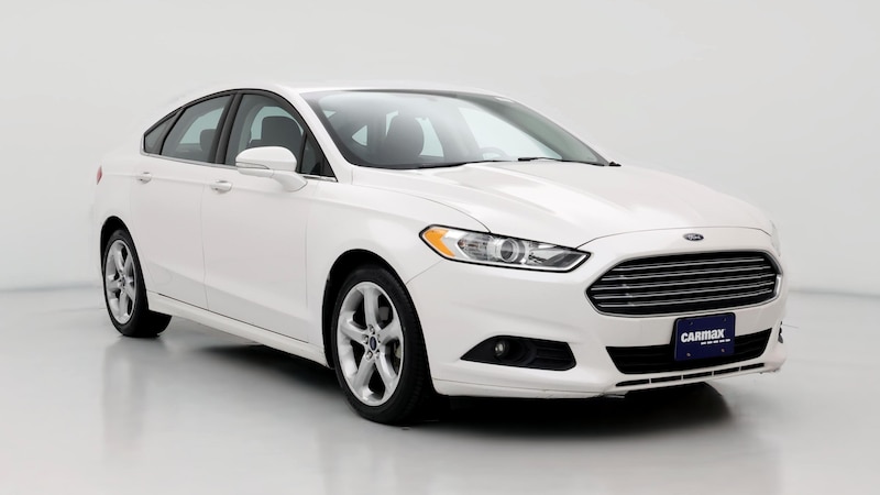 2016 Ford Fusion SE Hero Image