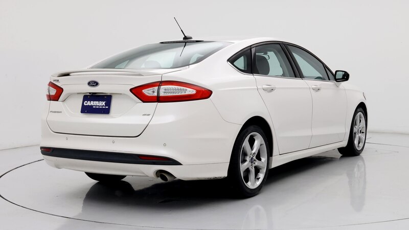 2016 Ford Fusion SE 8