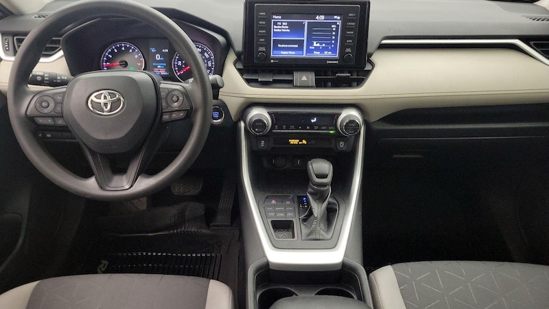 2020 Toyota RAV4 XLE 9