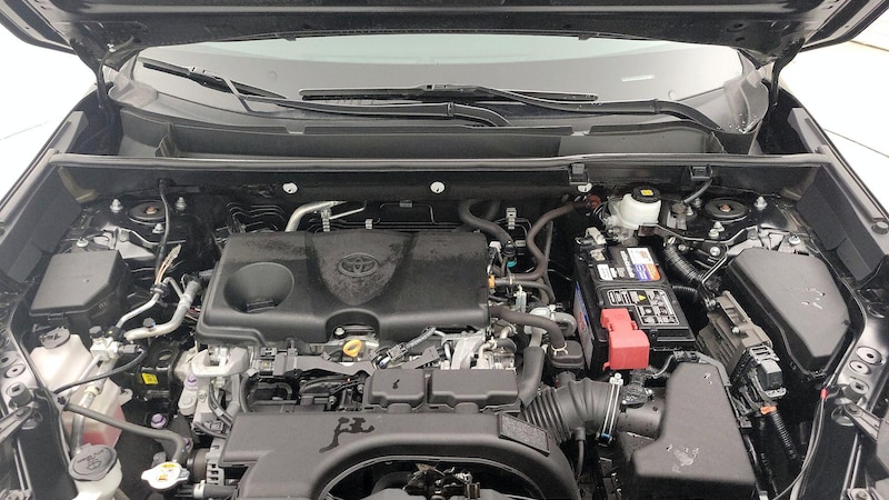 2020 Toyota RAV4 XLE 22