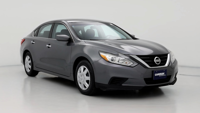 2016 Nissan Altima S Hero Image