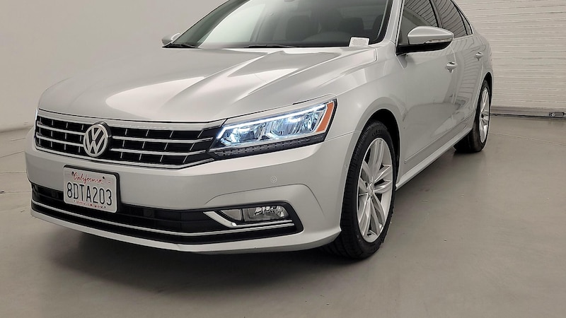 2018 Volkswagen Passat SEL 3