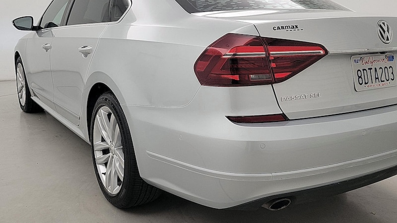 2018 Volkswagen Passat SEL 7