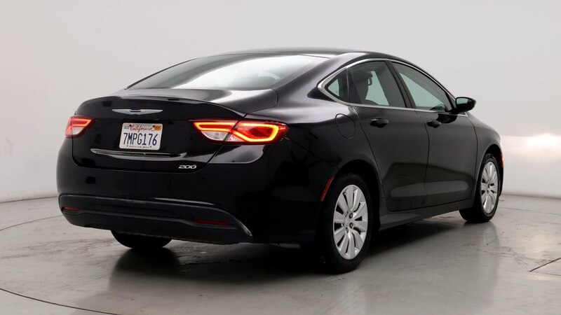 2015 Chrysler 200 LX 8