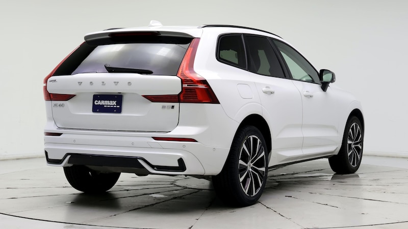 2023 Volvo XC60 B5 Plus 8