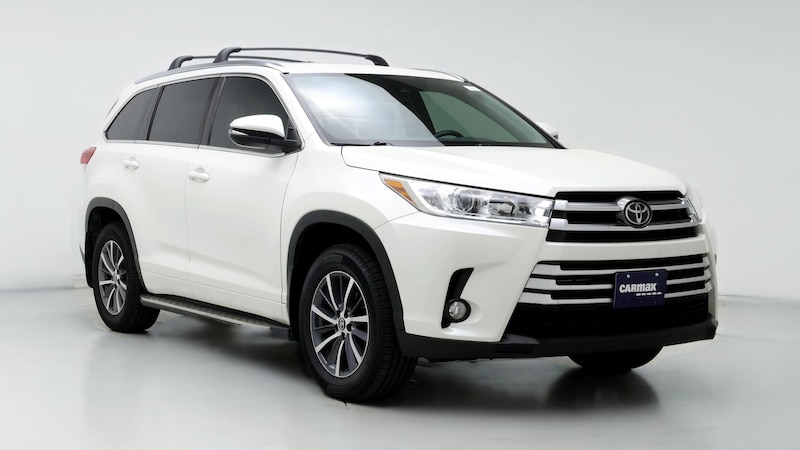 2017 Toyota Highlander XLE Hero Image