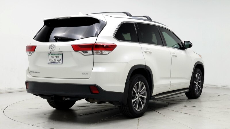 2017 Toyota Highlander XLE 8