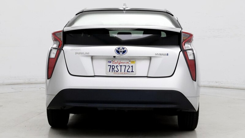 2016 Toyota Prius Two 6