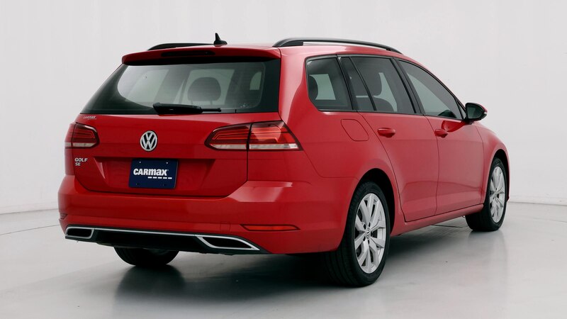 2019 Volkswagen Golf SE 8