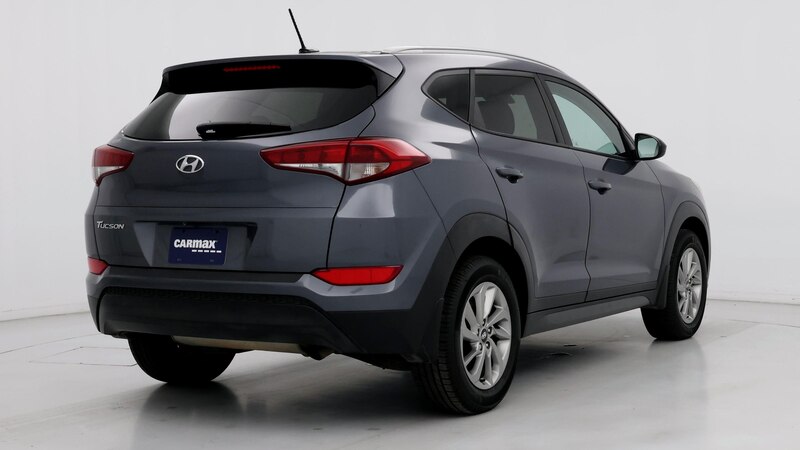 2016 Hyundai Tucson SE 8